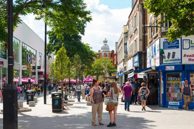 people shopping in hounslow high street